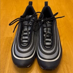 Sleek Black and Gray Men's Sneakers